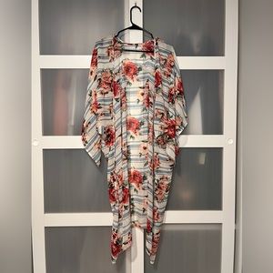 Women’s Windsor floral shawl